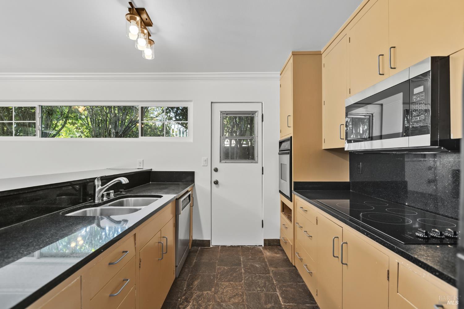 21 Washington Avenue