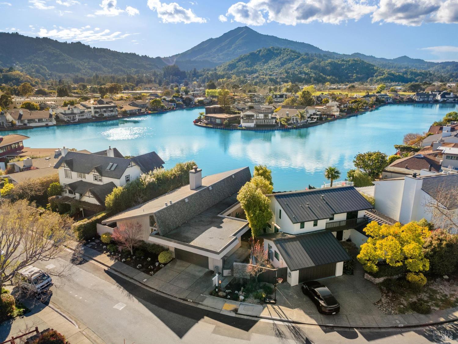 28 Corte Del Coronado