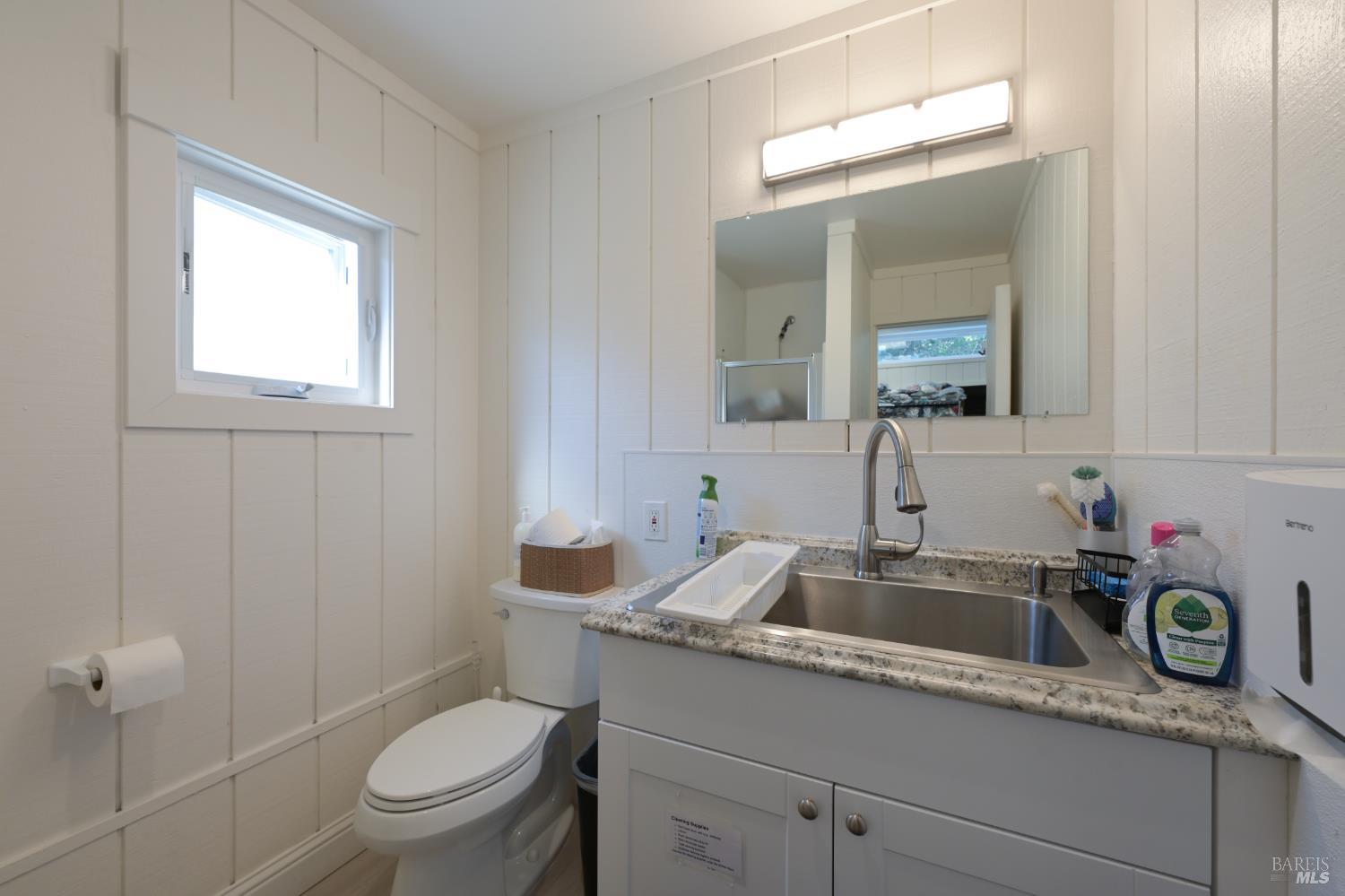 4162 Redwood Highway