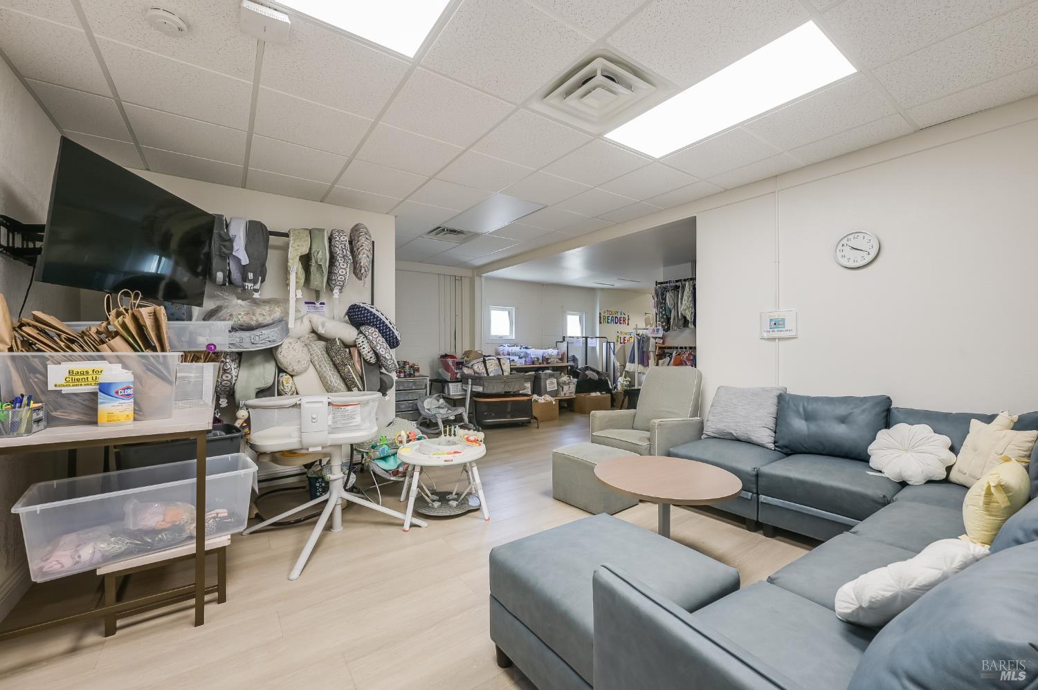 4162 Redwood Highway