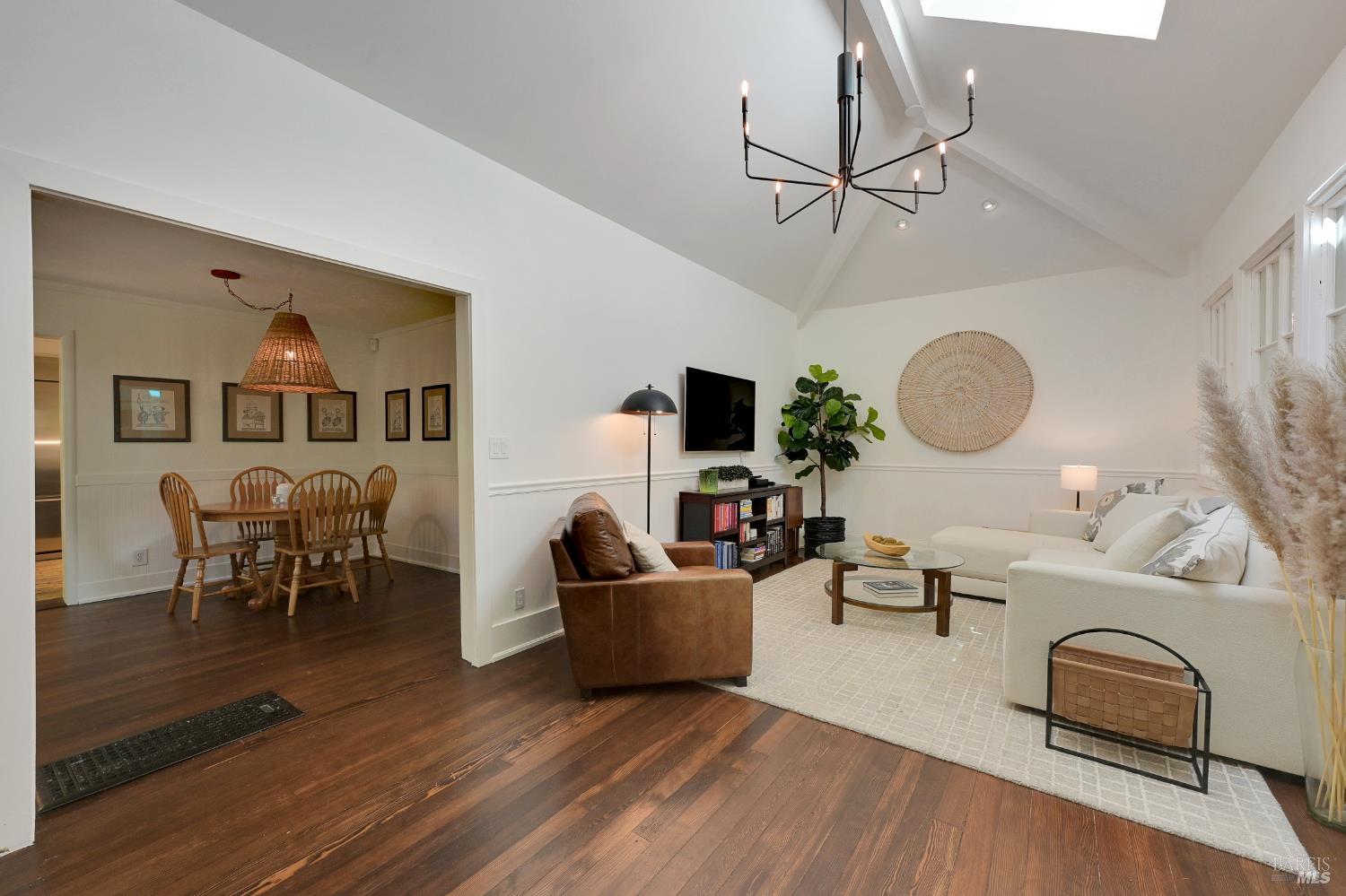 207 Madrone Avenue