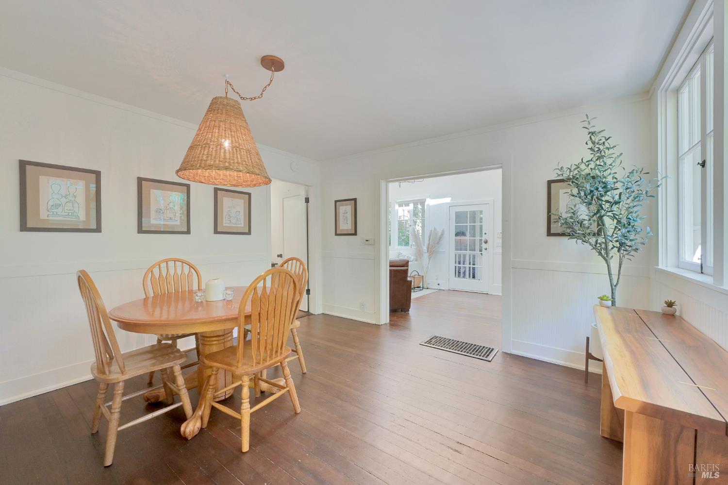 207 Madrone Avenue