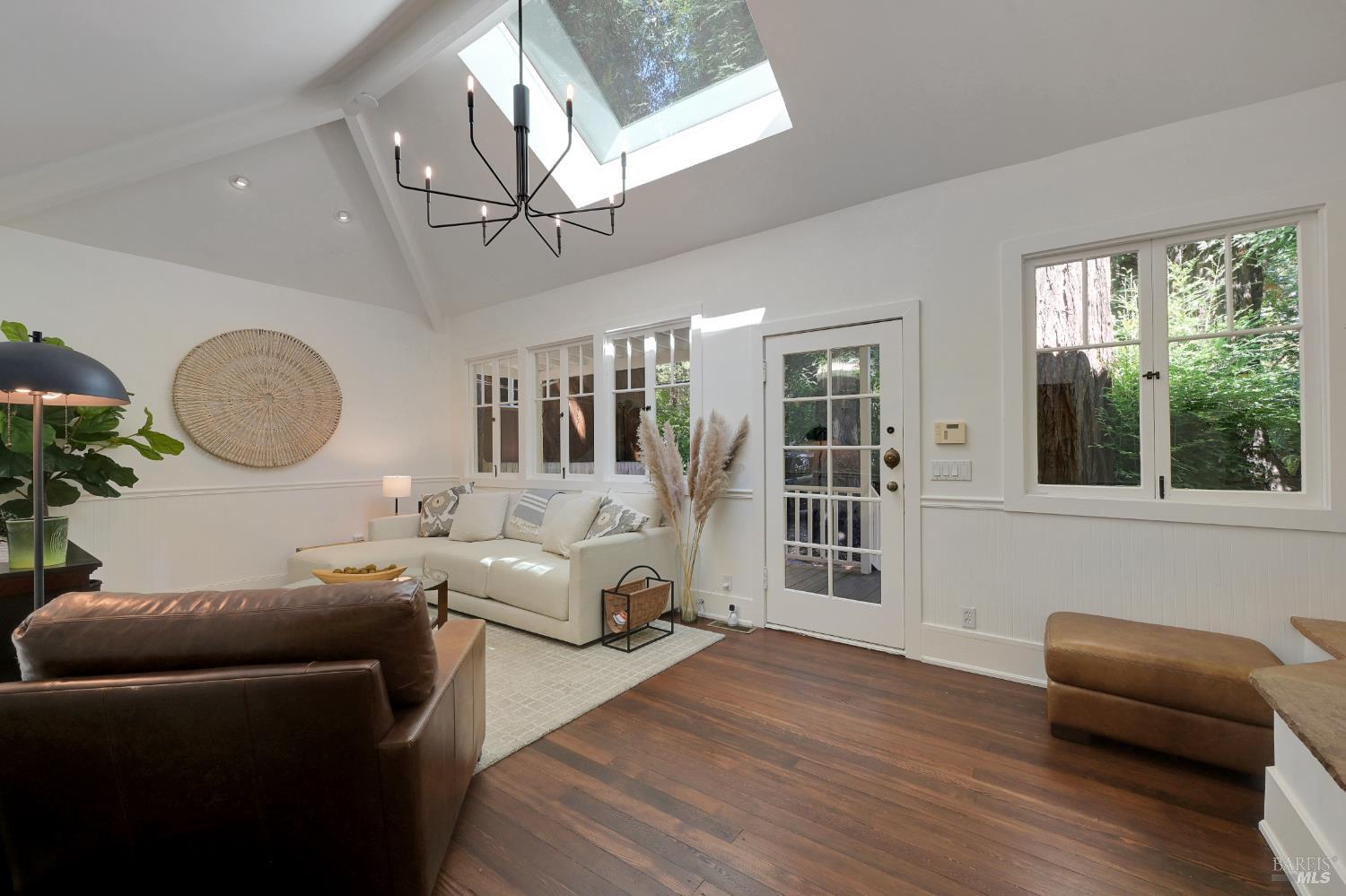 207 Madrone Avenue