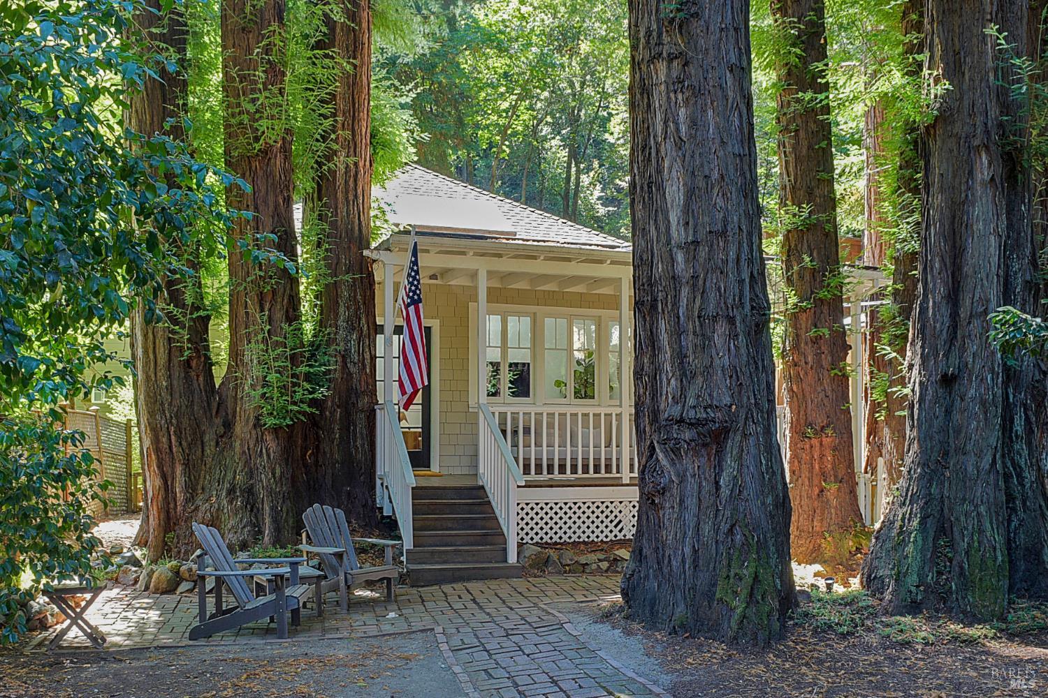 207 Madrone Avenue