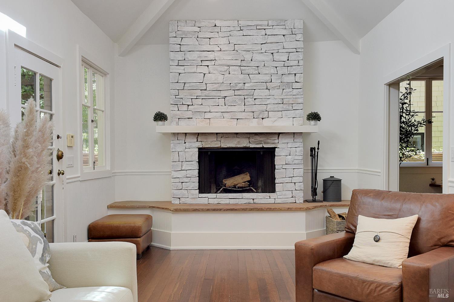 207 Madrone Avenue