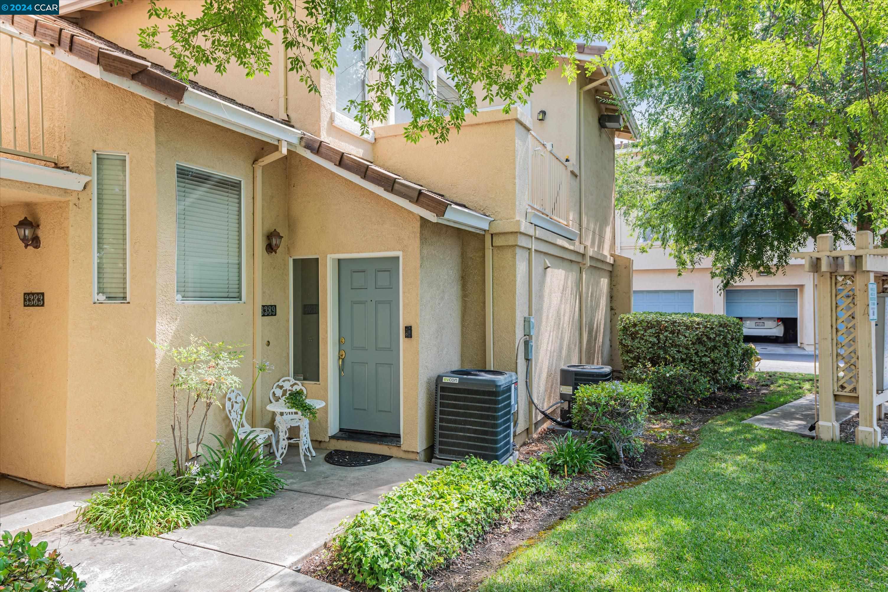 3389 City Lights Pl