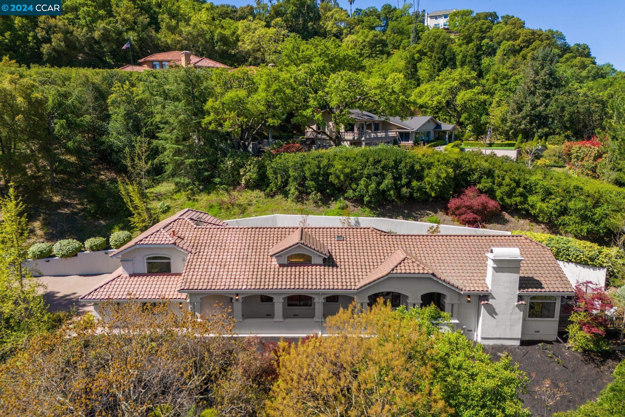 208 Valley Oaks Dr