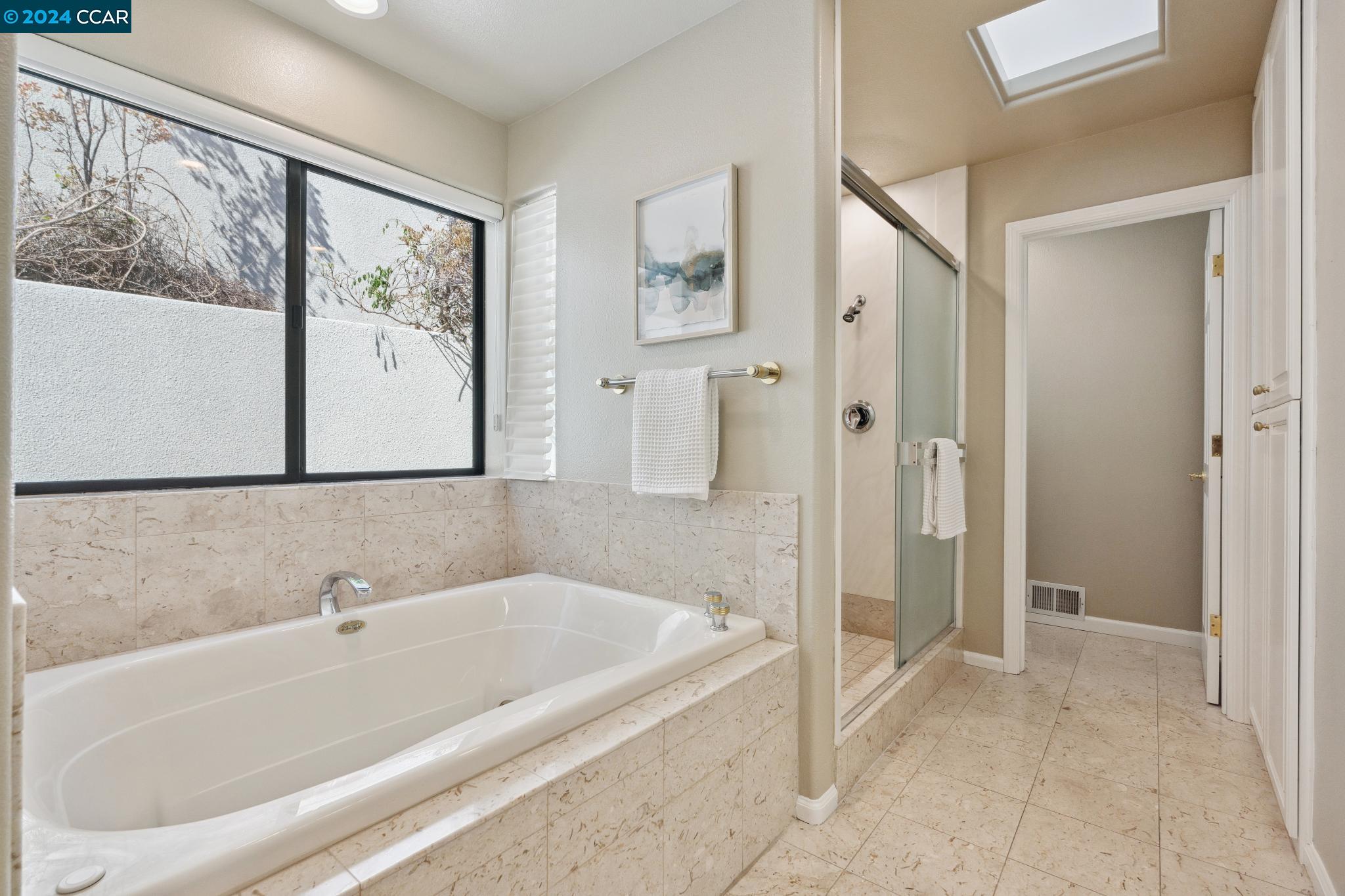 208 Valley Oaks Dr