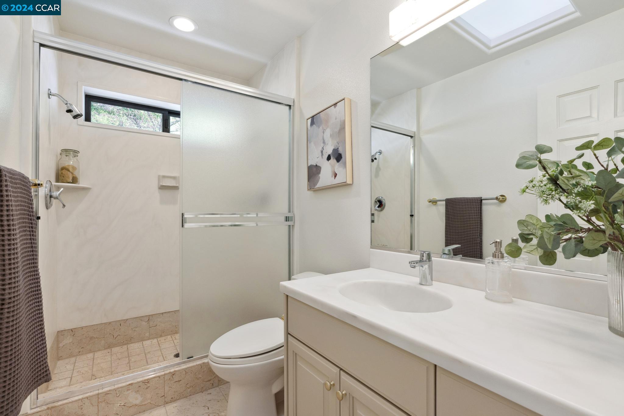 208 Valley Oaks Dr