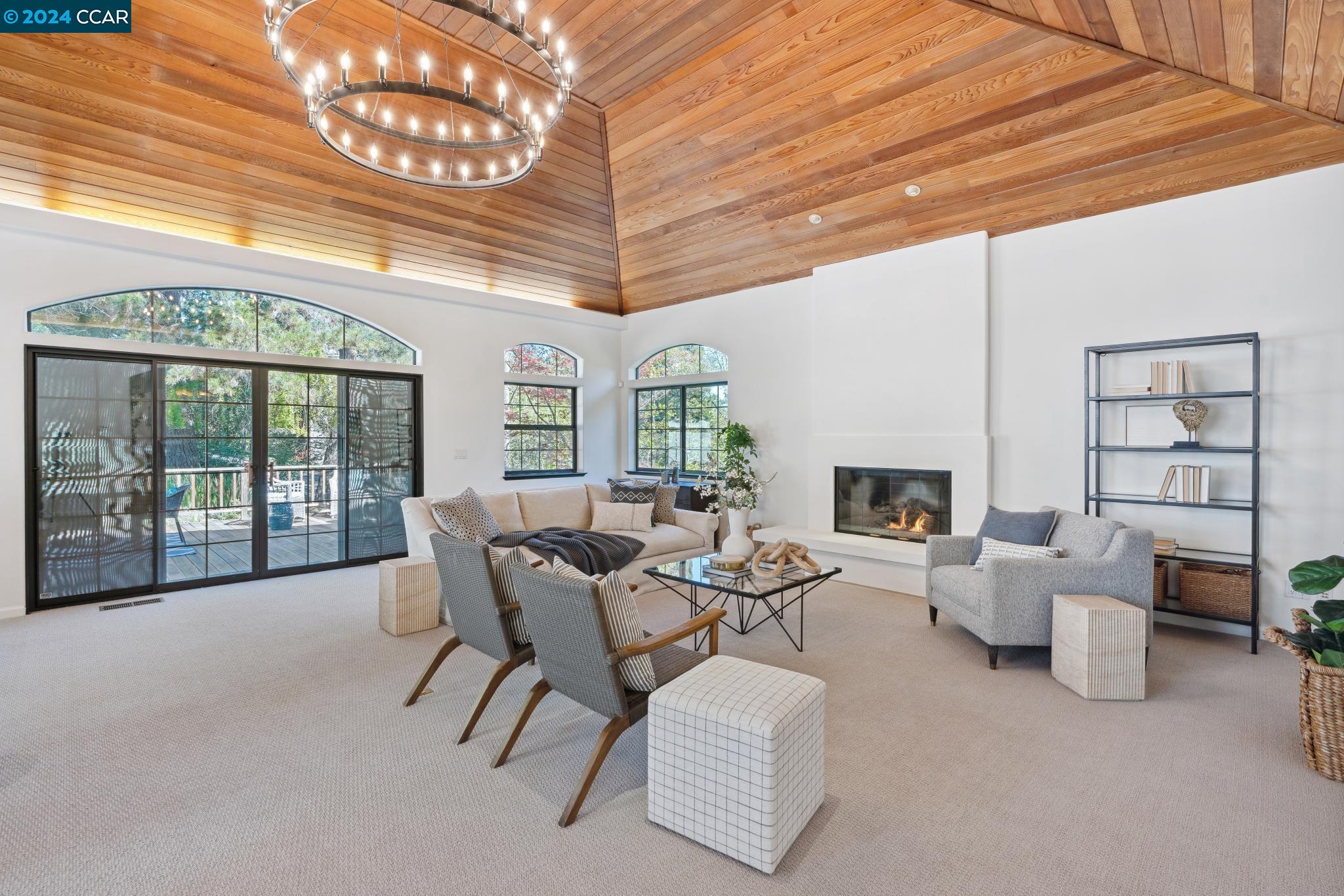 208 Valley Oaks Dr