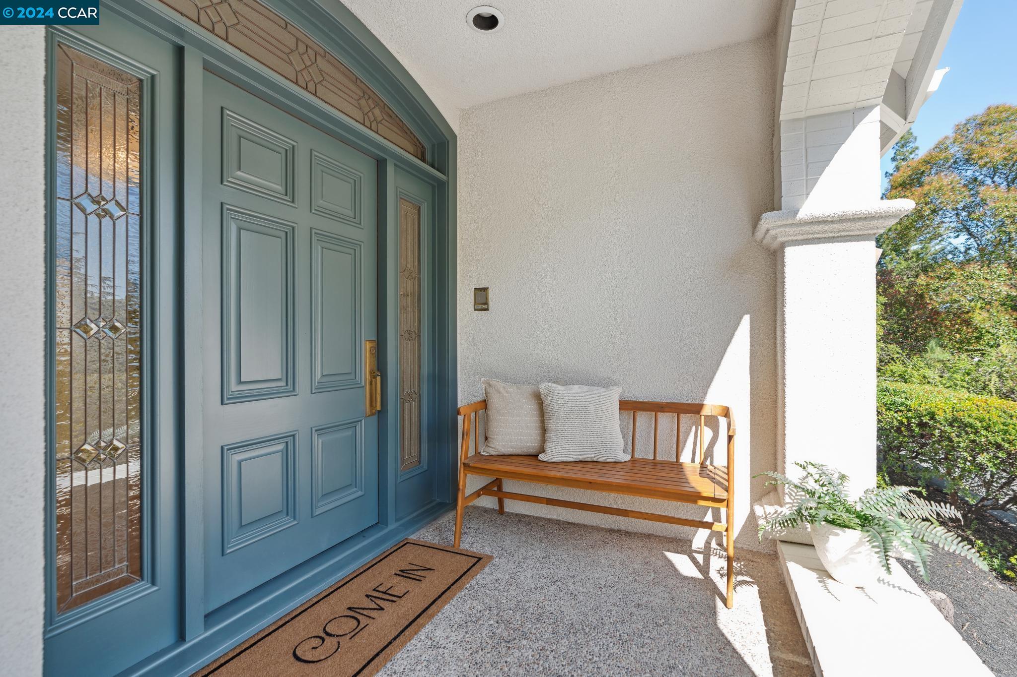 208 Valley Oaks Dr