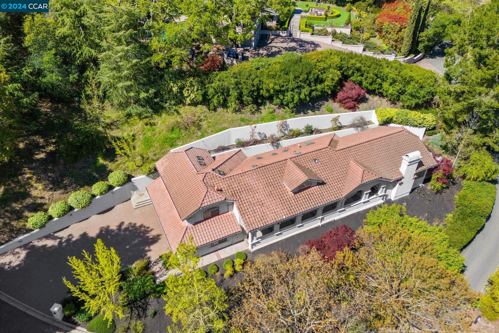 208 Valley Oaks Dr