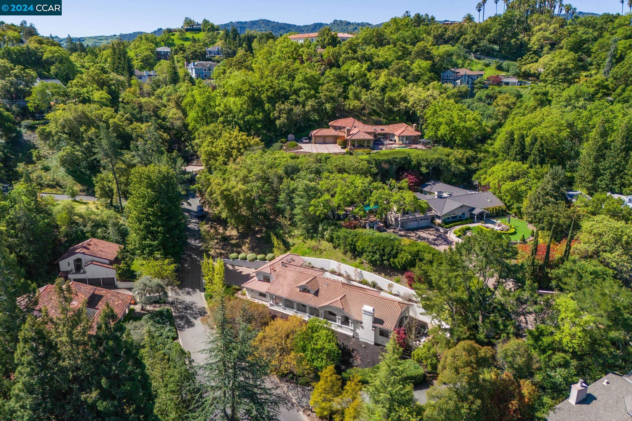 208 Valley Oaks Dr