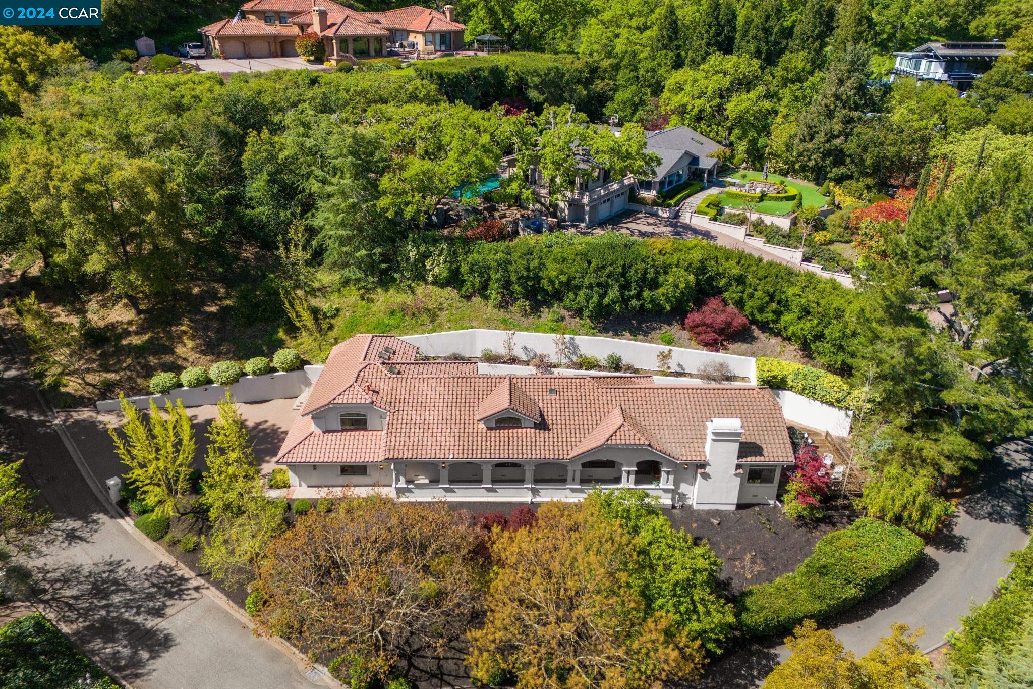 208 Valley Oaks Dr