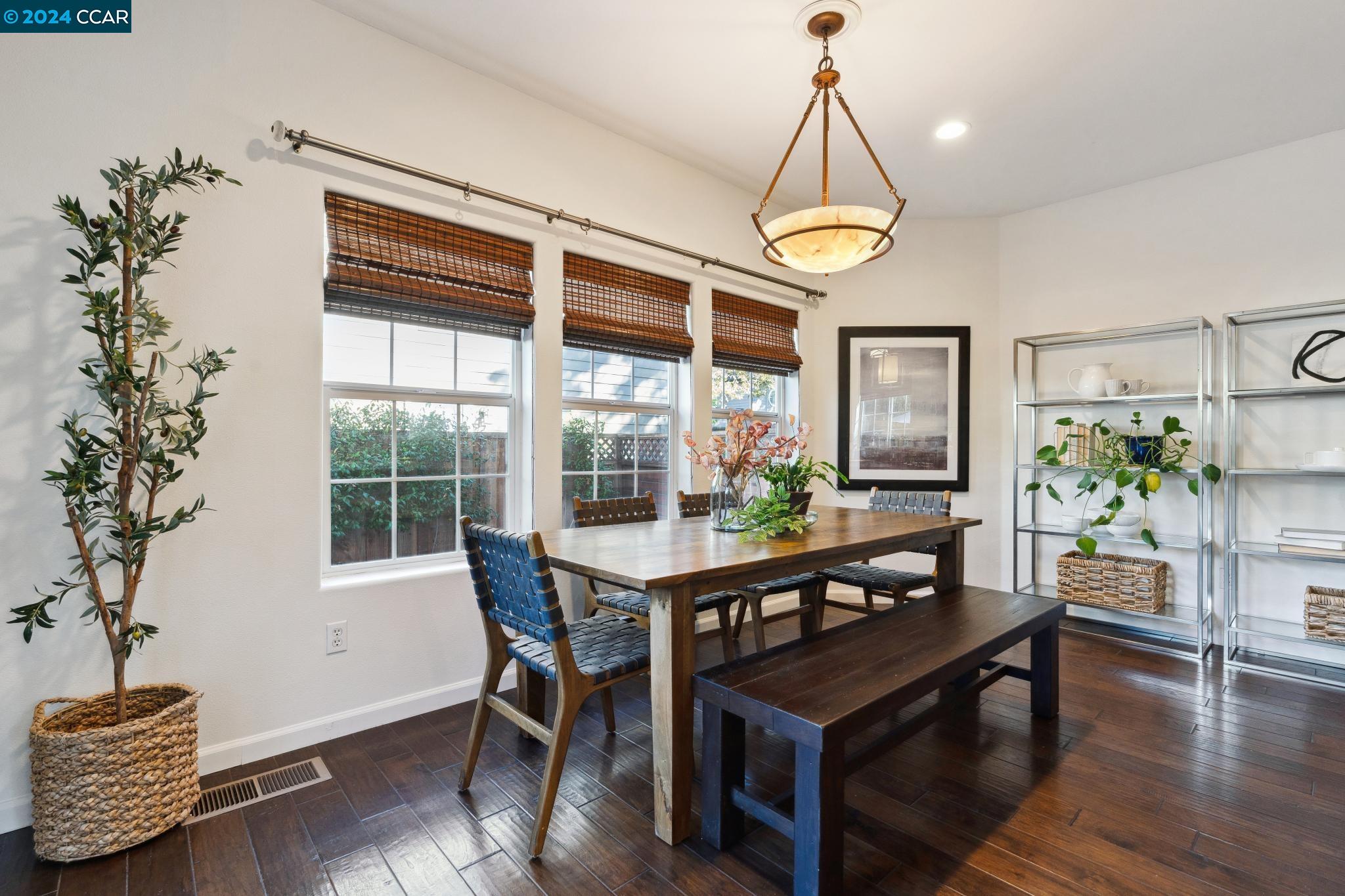 40 Laurel Ct