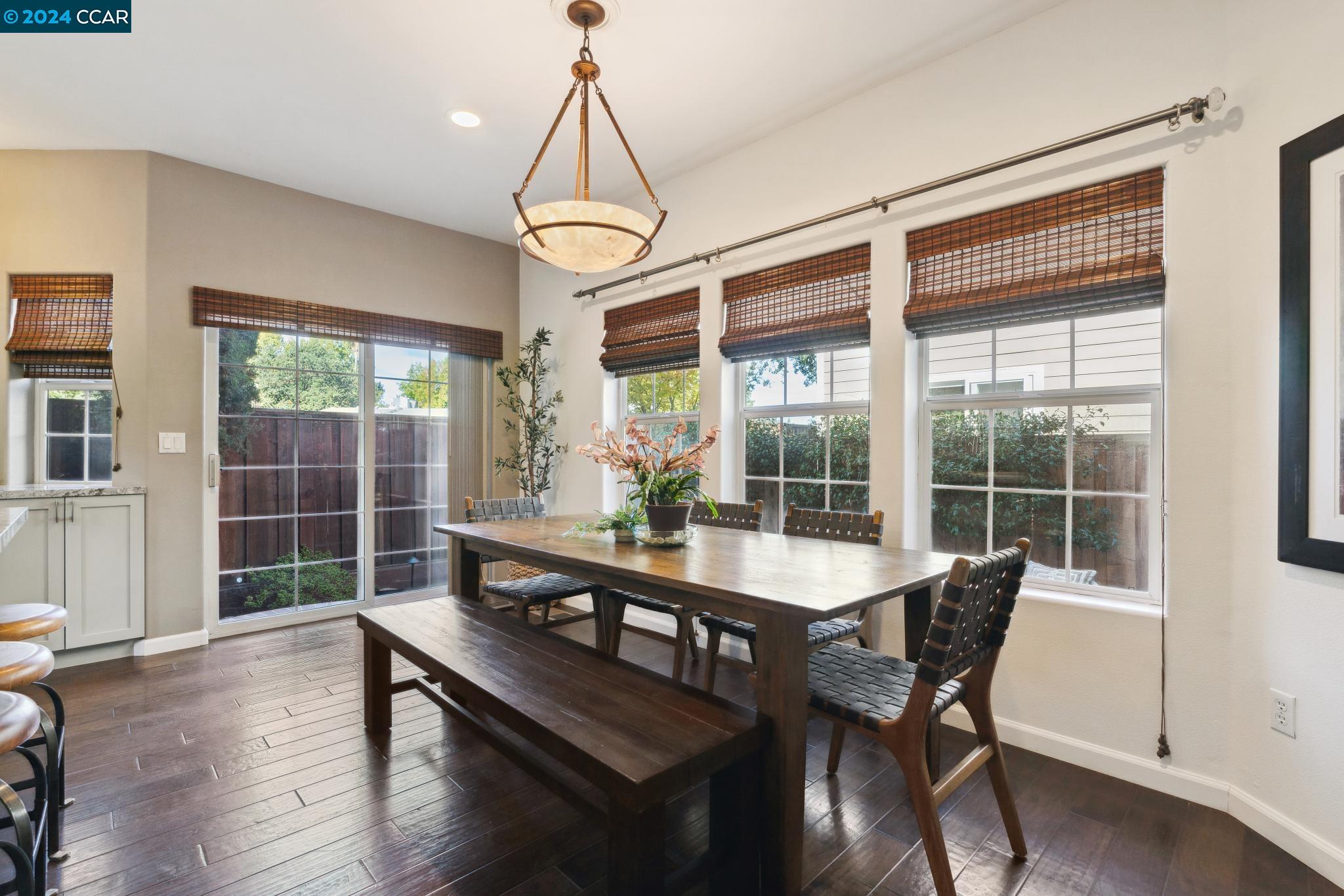 40 Laurel Ct