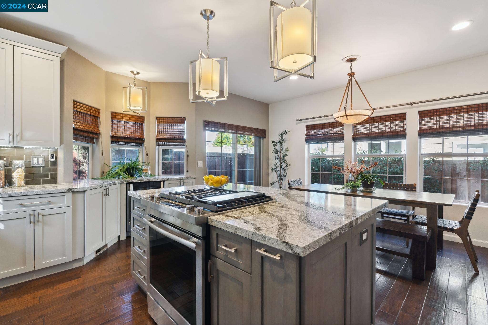 40 Laurel Ct