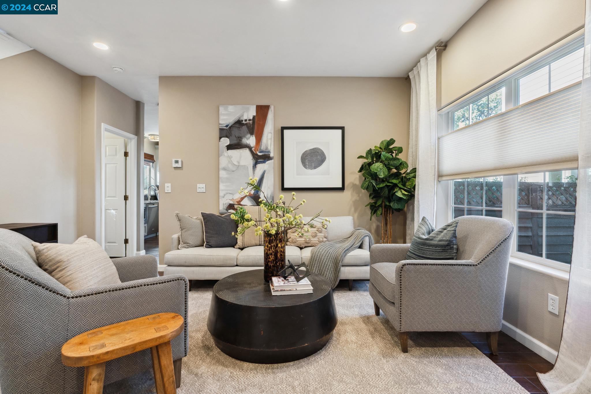 40 Laurel Ct