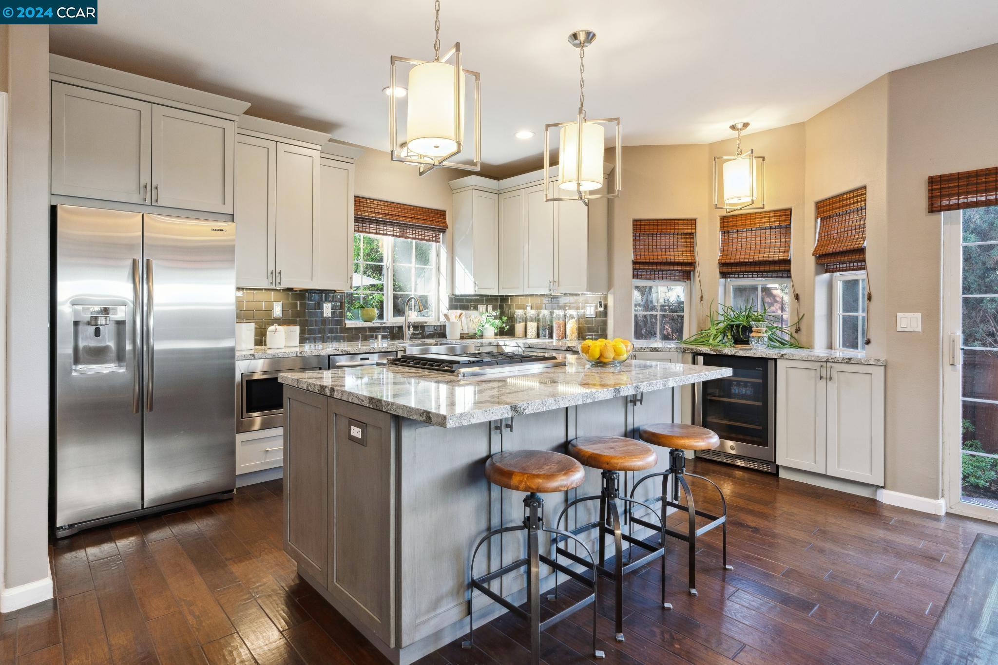 40 Laurel Ct