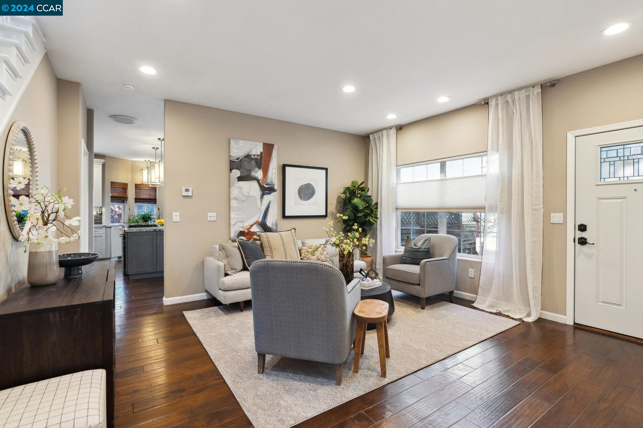 40 Laurel Ct