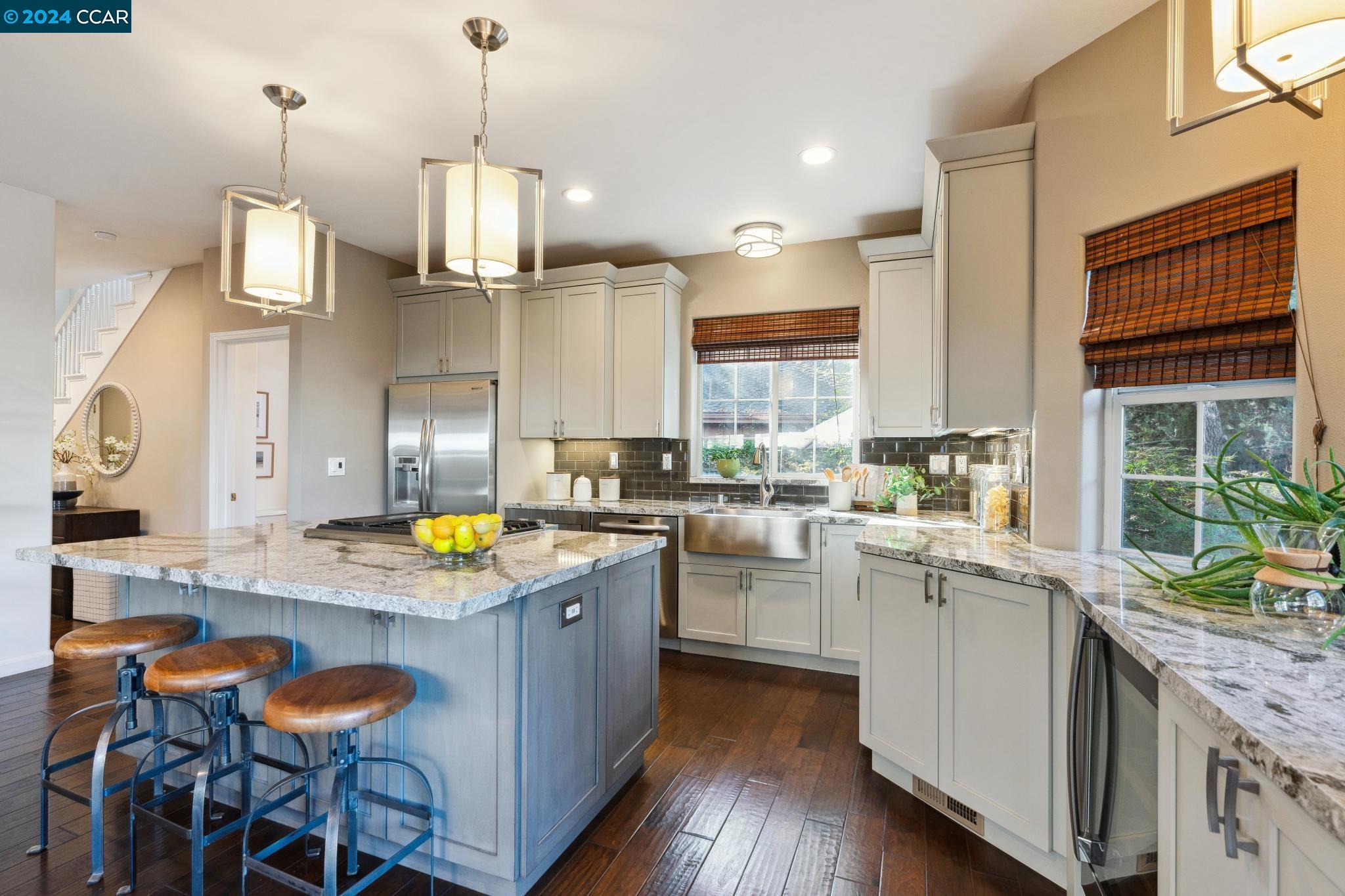 40 Laurel Ct
