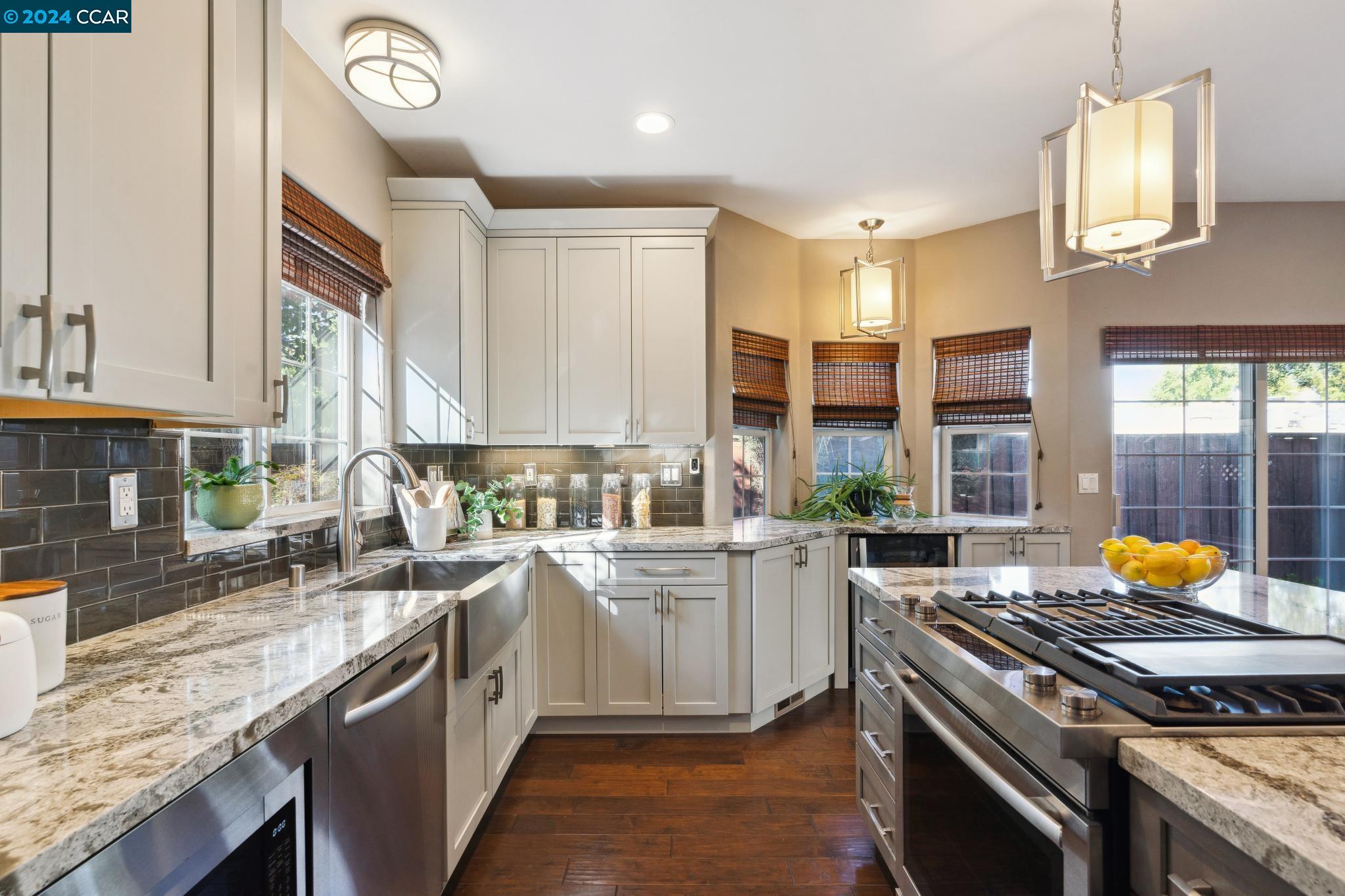 40 Laurel Ct