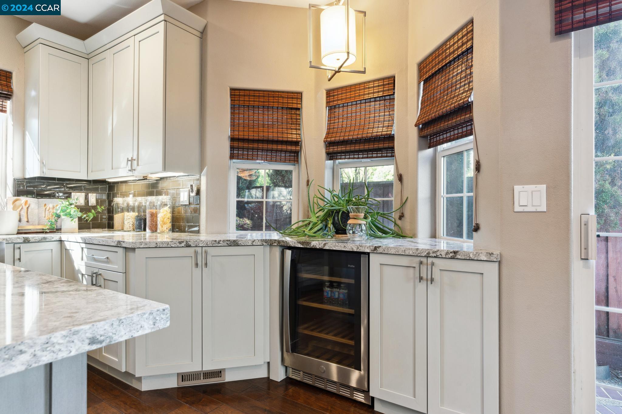 40 Laurel Ct