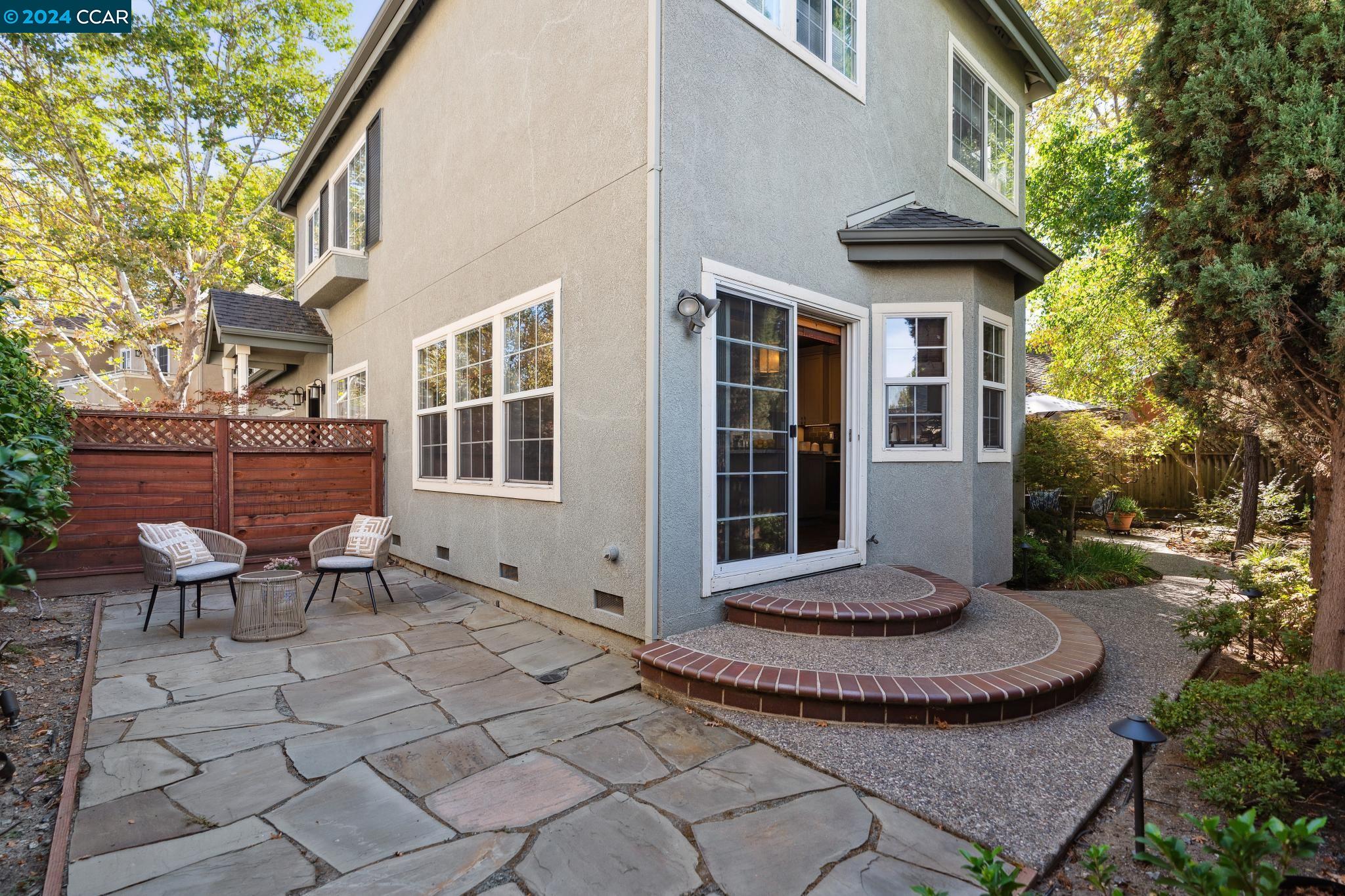 40 Laurel Ct