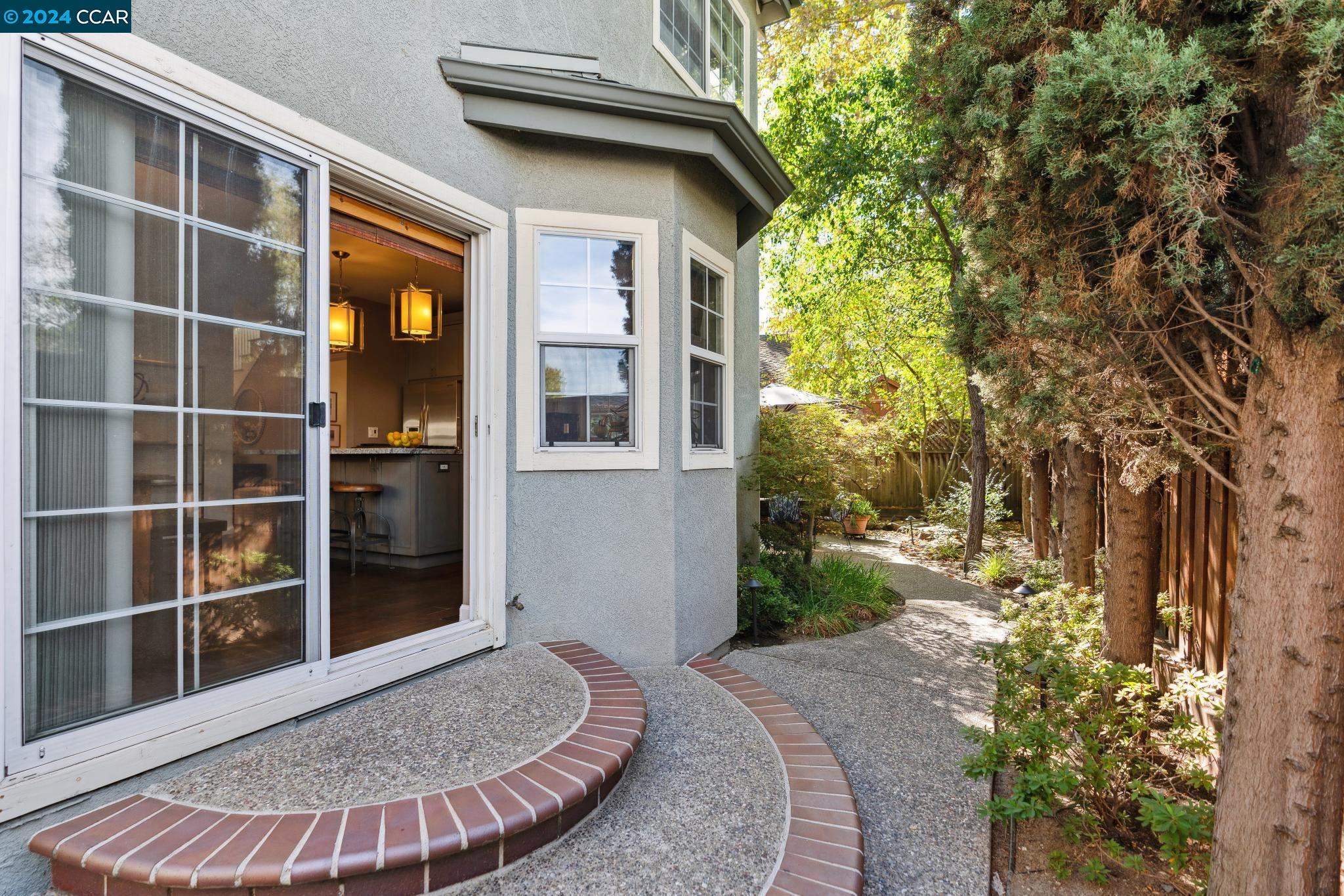 40 Laurel Ct