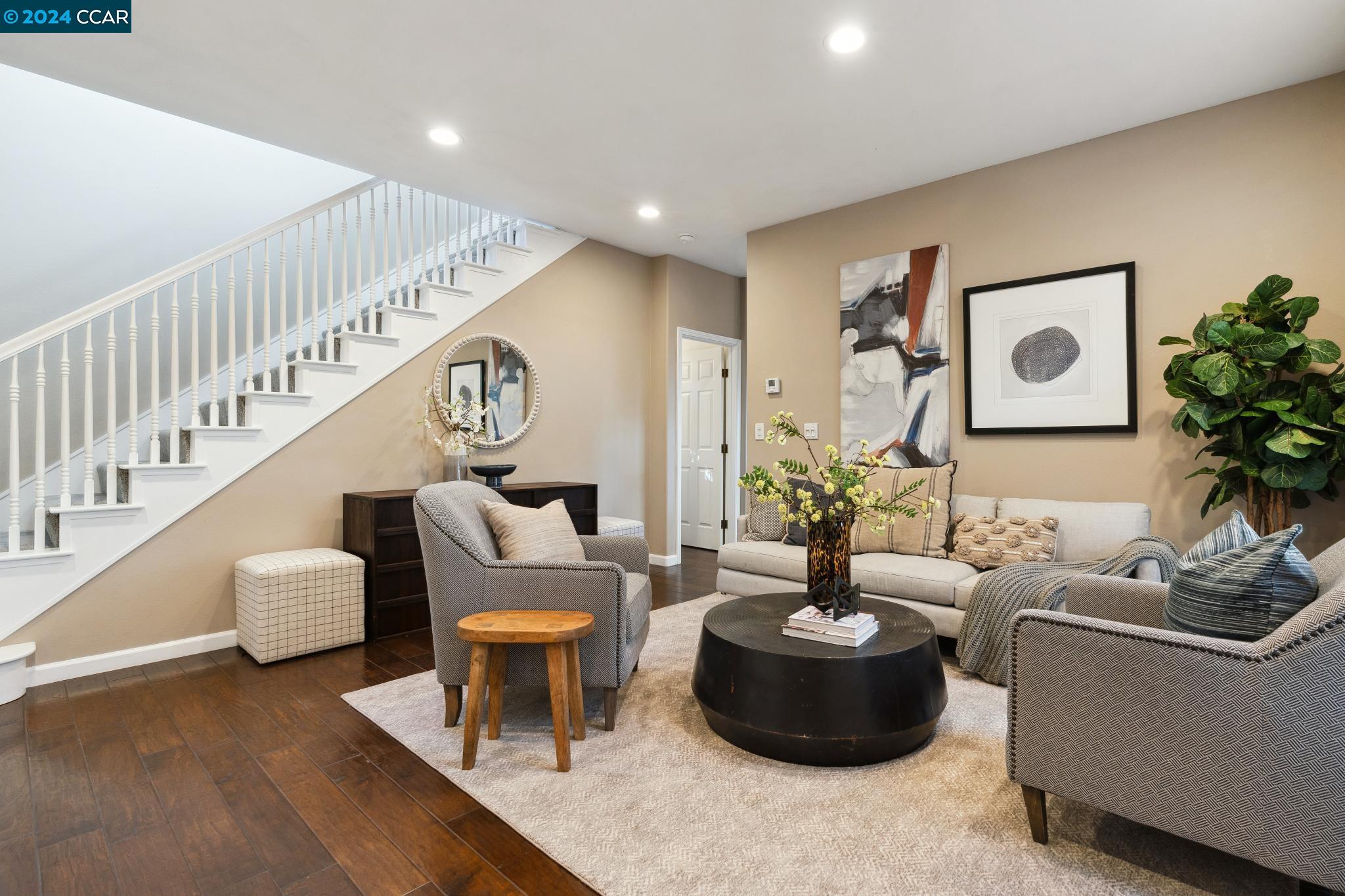 40 Laurel Ct