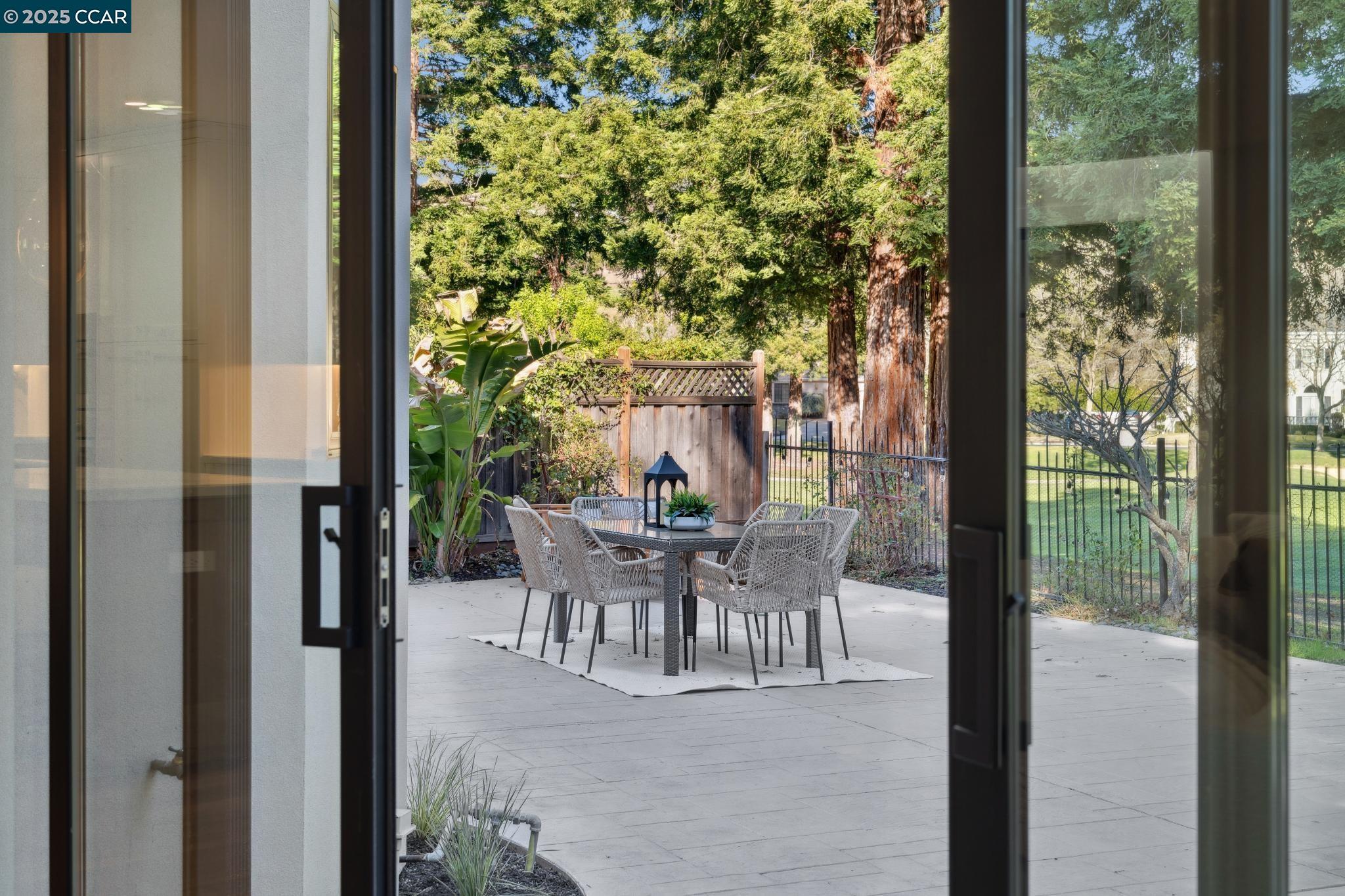 4144 Whispering Oaks Ln