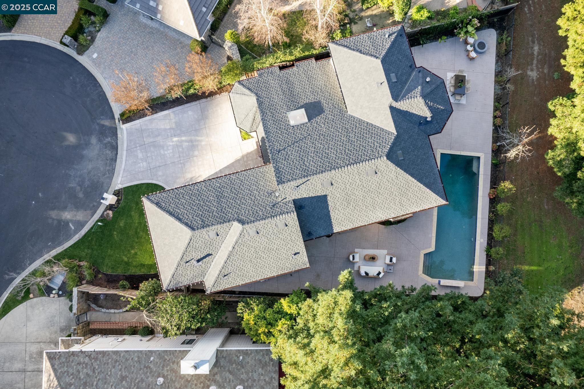 4144 Whispering Oaks Ln