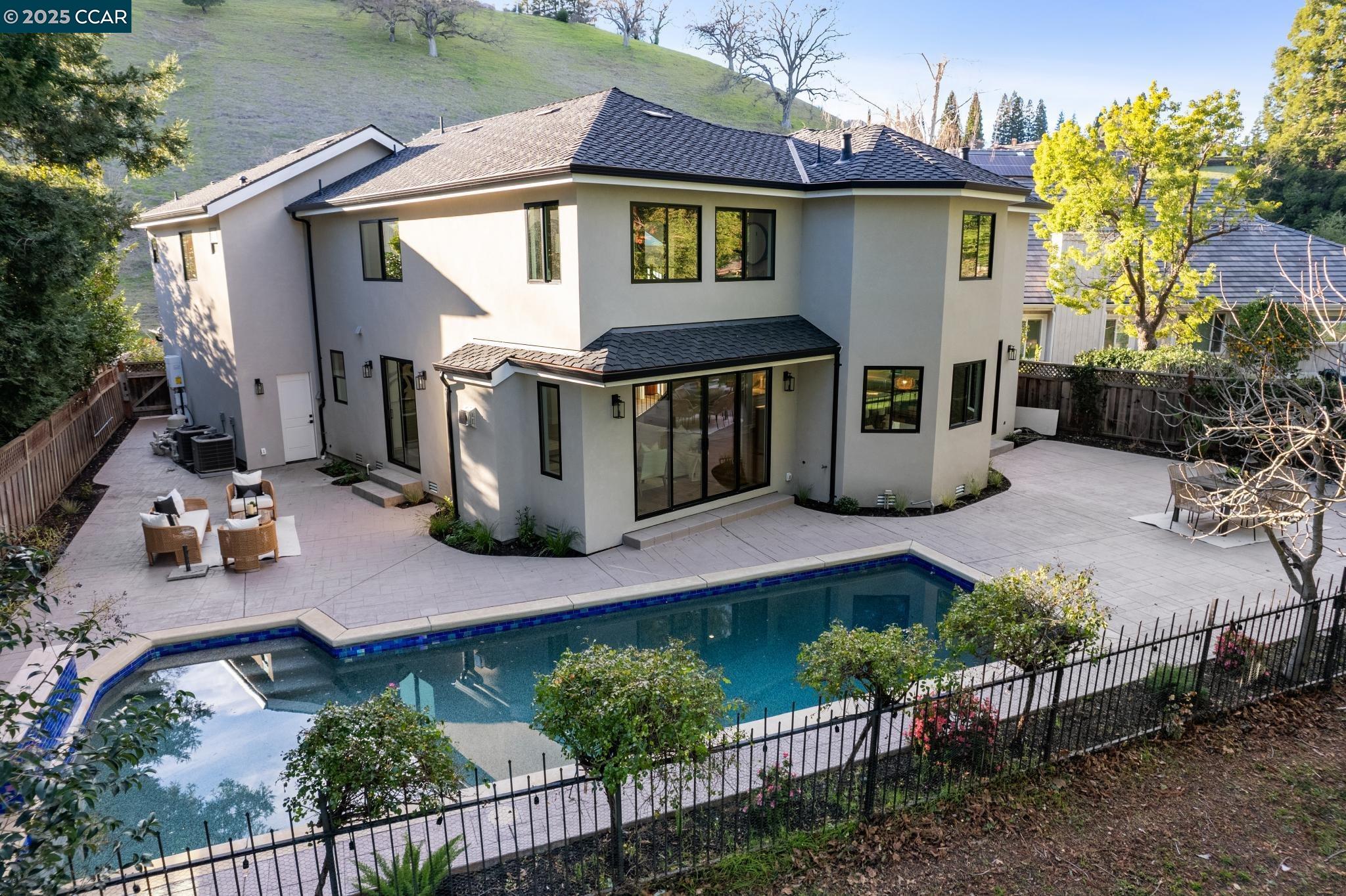 4144 Whispering Oaks Ln