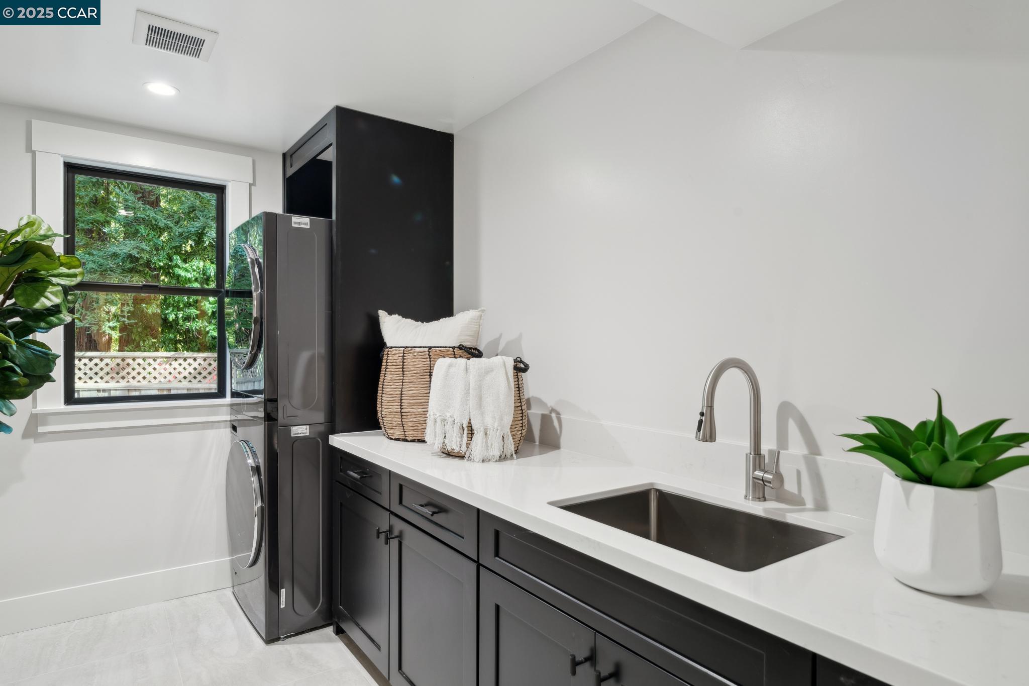 4144 Whispering Oaks Ln