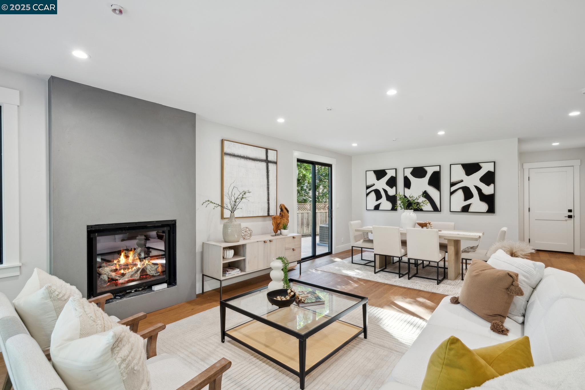 4144 Whispering Oaks Ln