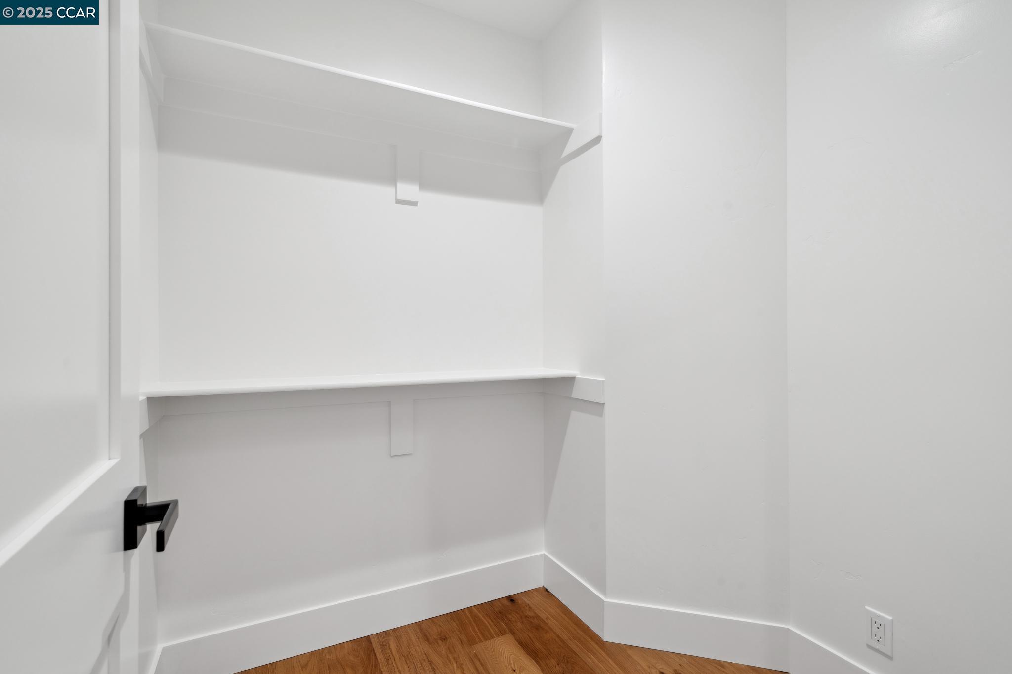 4144 Whispering Oaks Ln