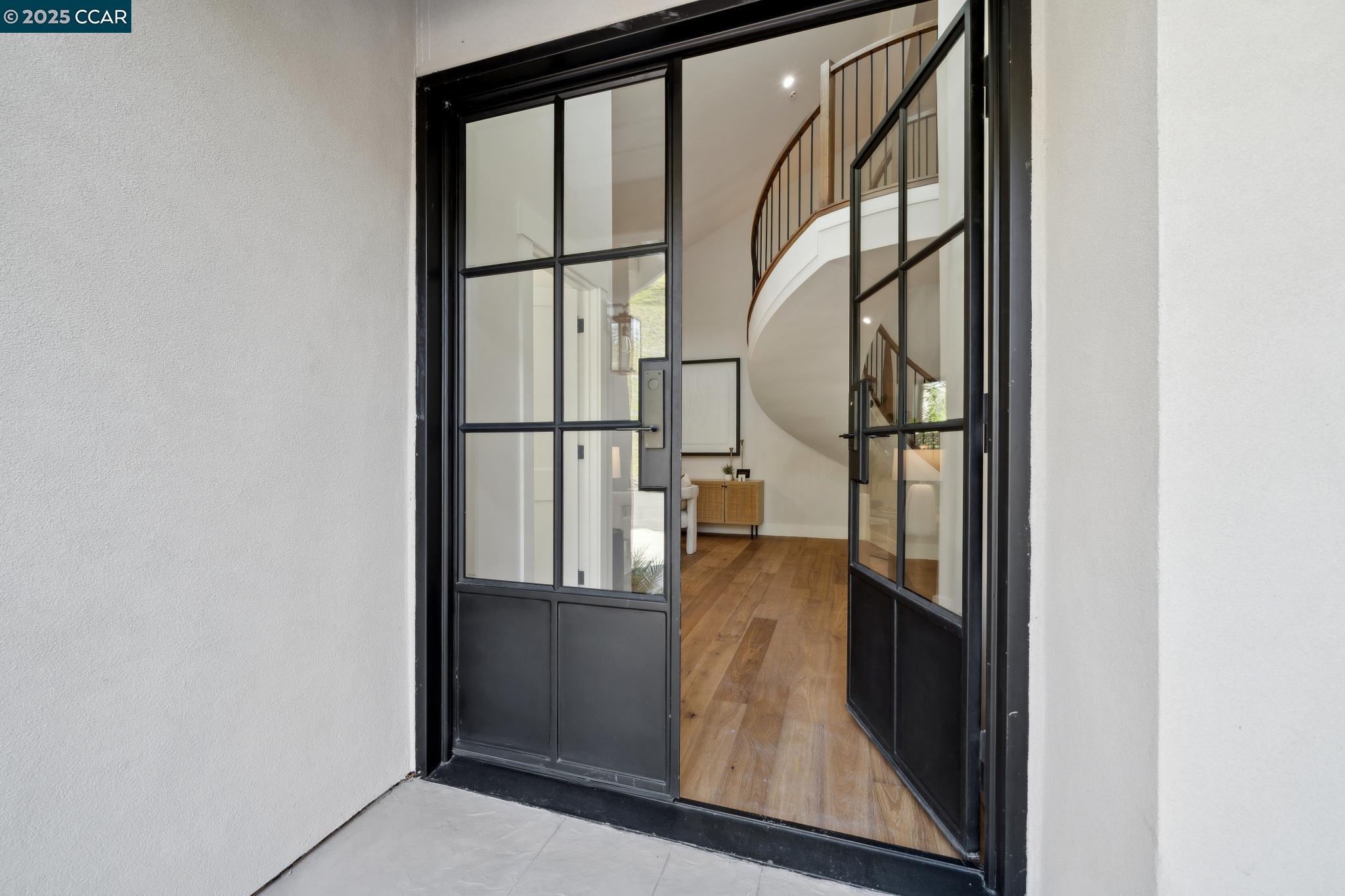 4144 Whispering Oaks Ln