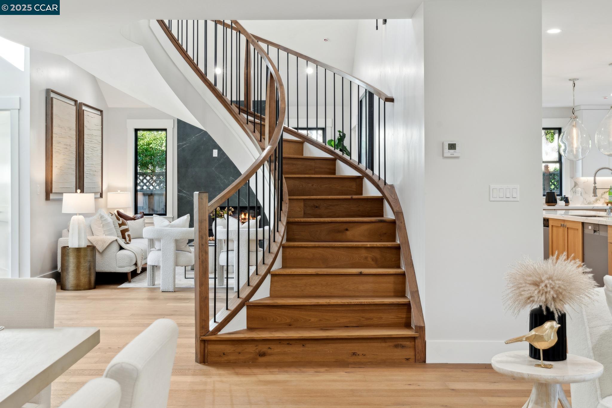 4144 Whispering Oaks Ln