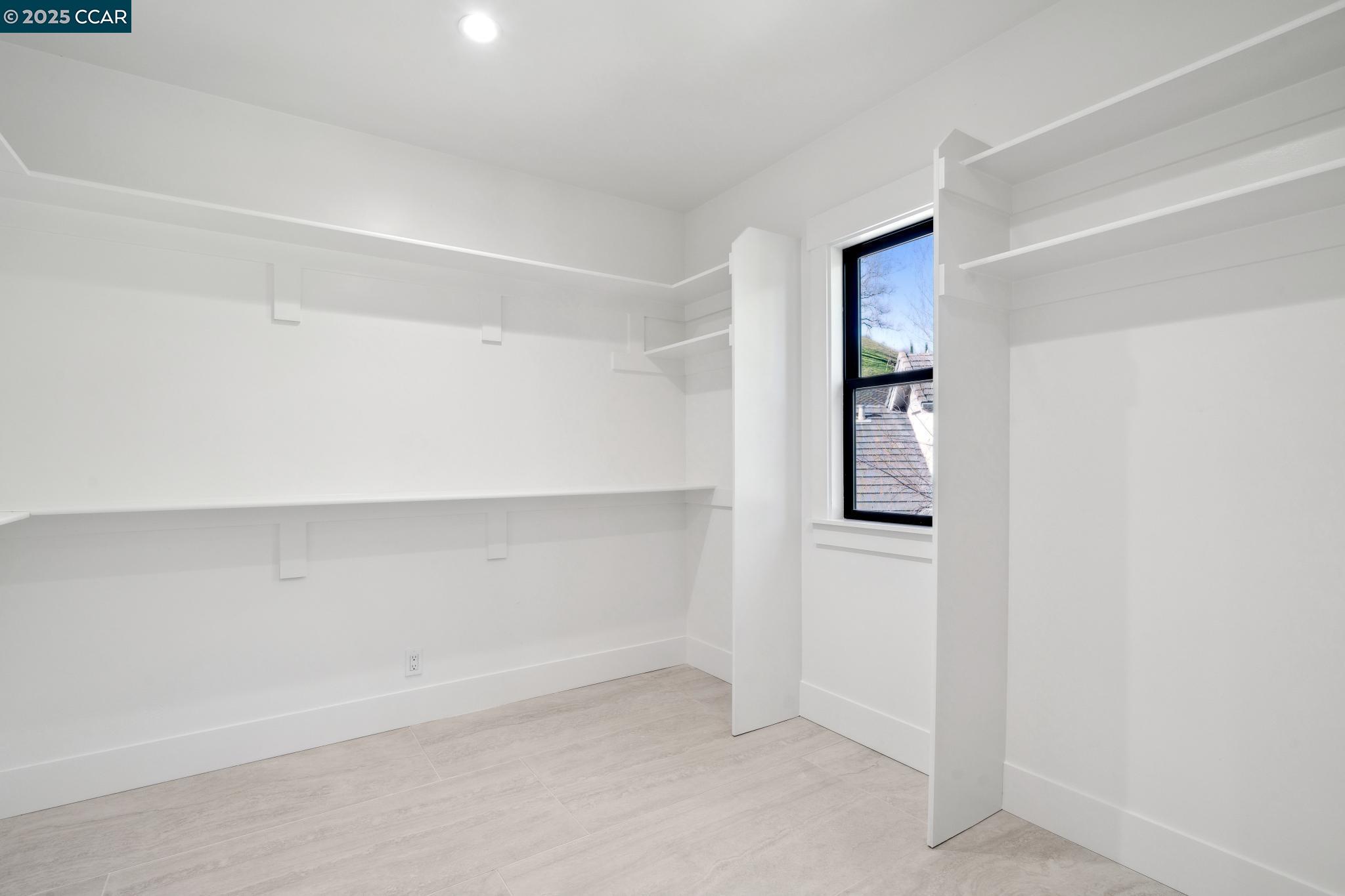 4144 Whispering Oaks Ln