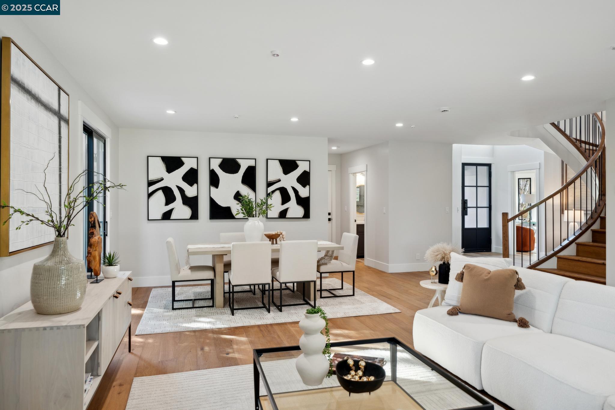 4144 Whispering Oaks Ln