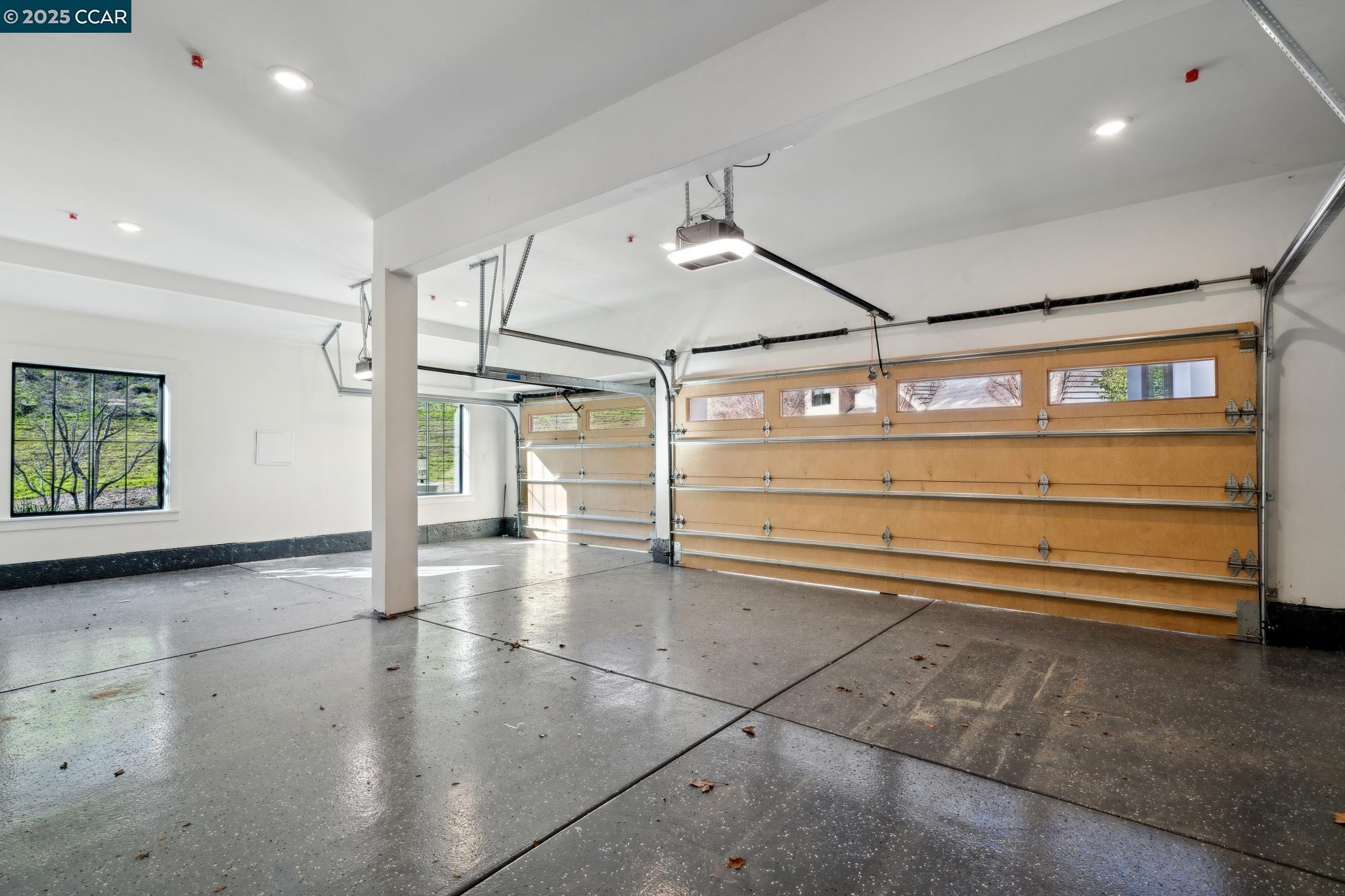 4144 Whispering Oaks Ln