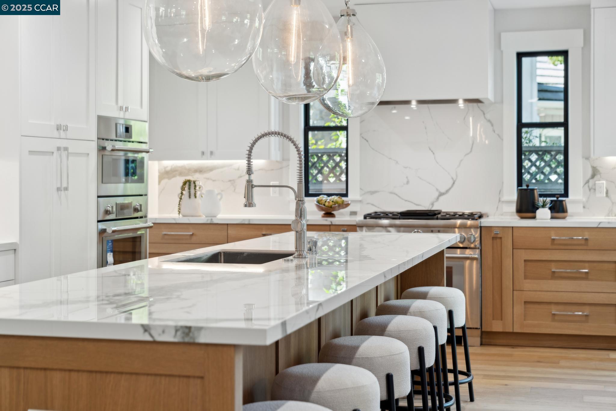 4144 Whispering Oaks Ln