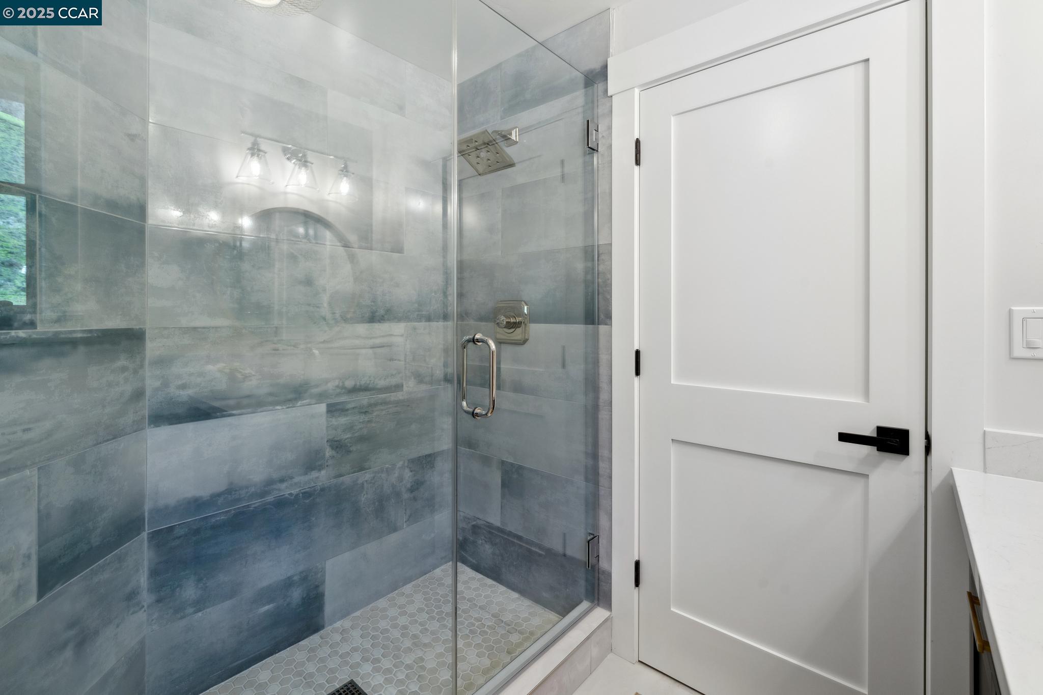 4144 Whispering Oaks Ln