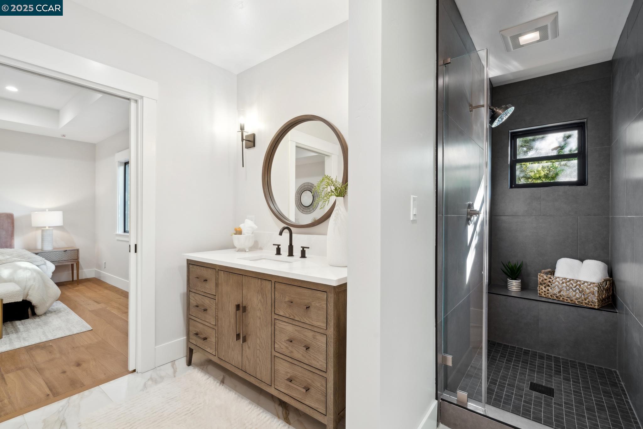 4144 Whispering Oaks Ln