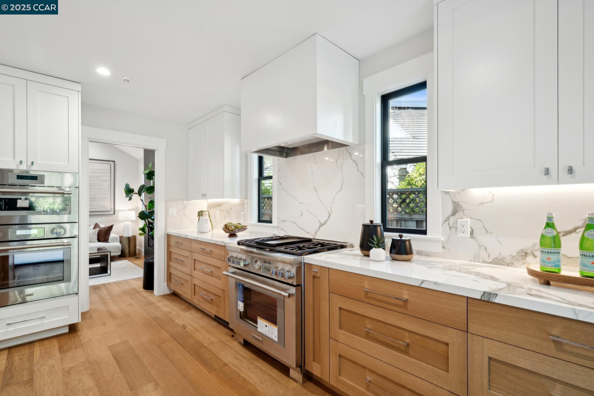 4144 Whispering Oaks Ln