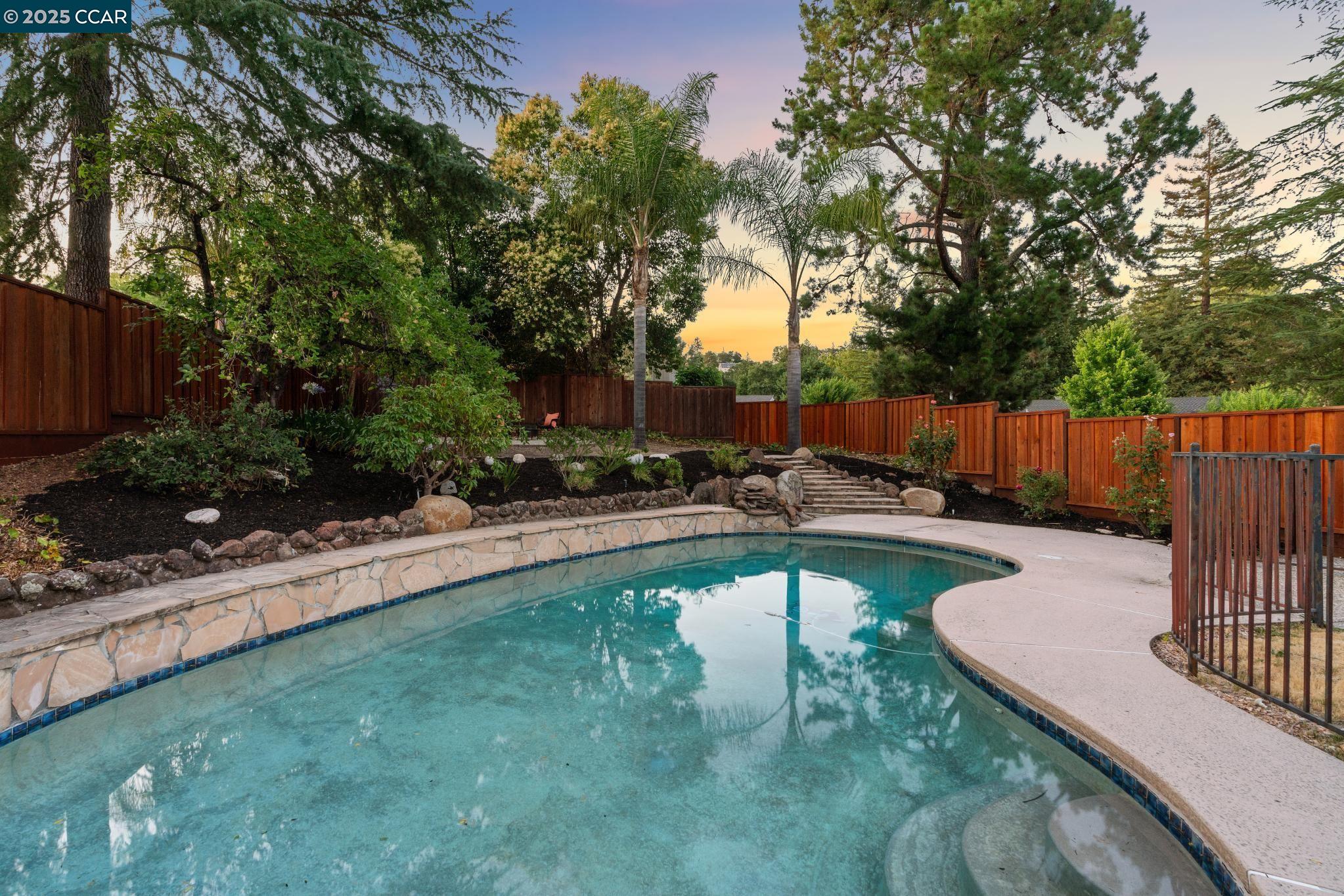 645 Dolphin Dr