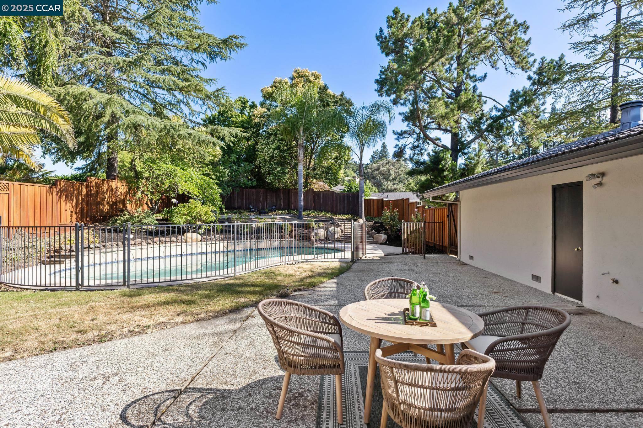 645 Dolphin Dr