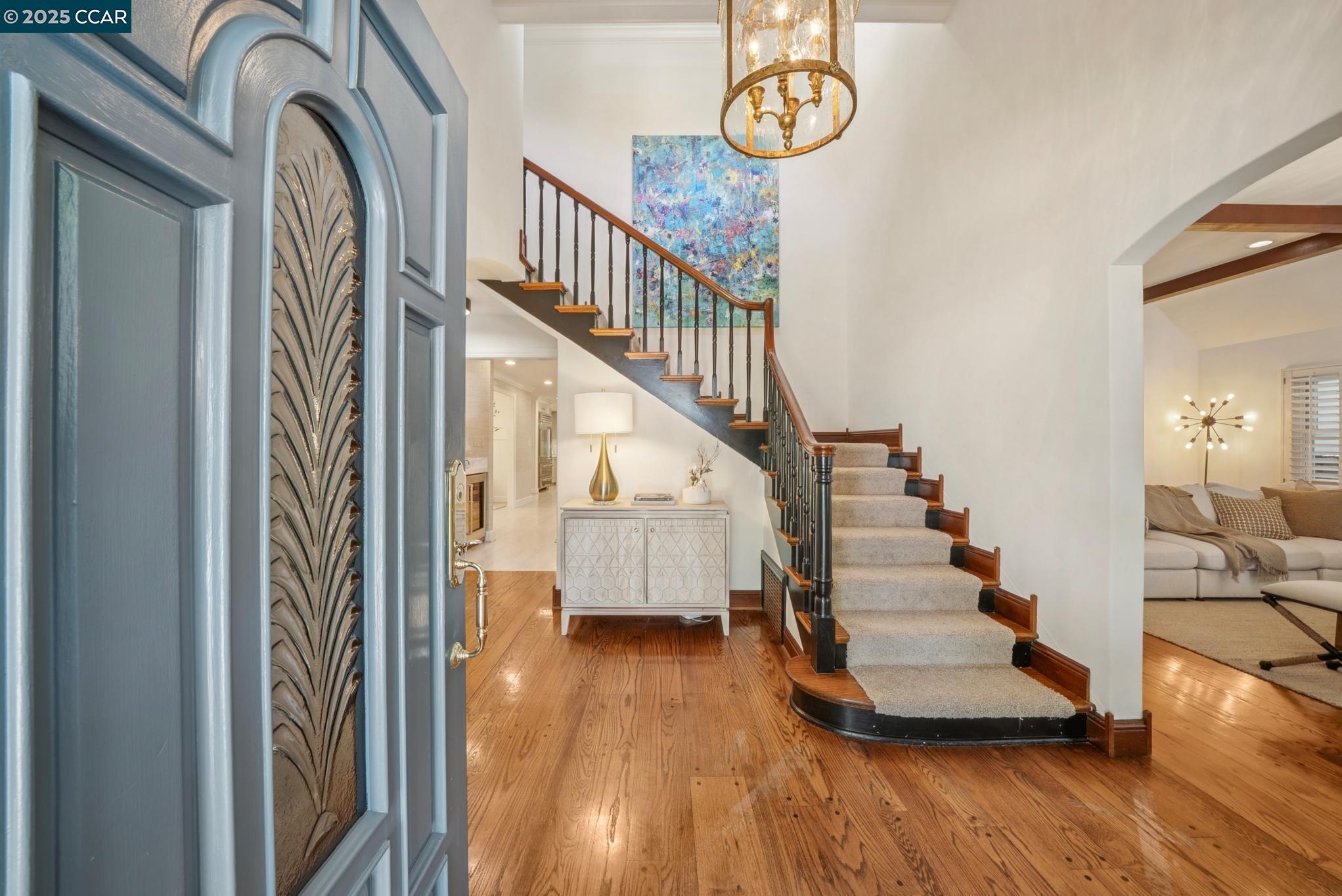 1102 Carolyn Ave