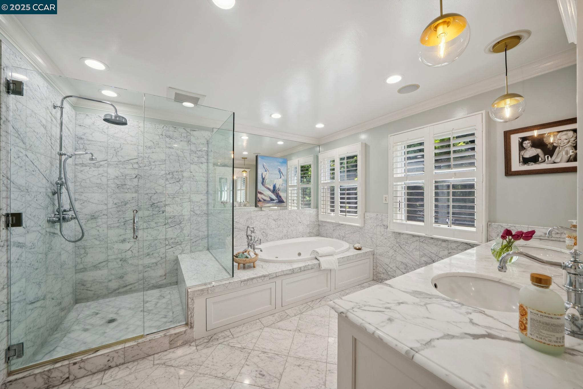 1102 Carolyn Ave