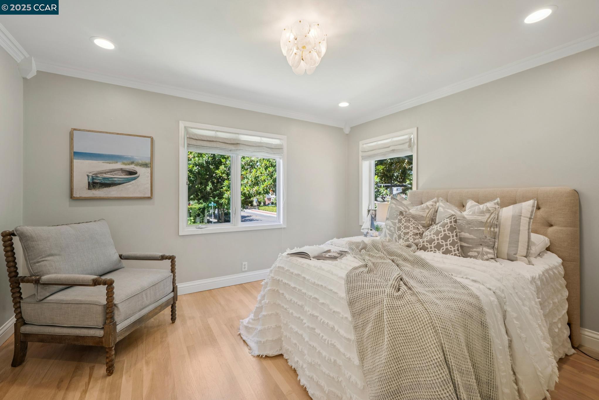 1102 Carolyn Ave